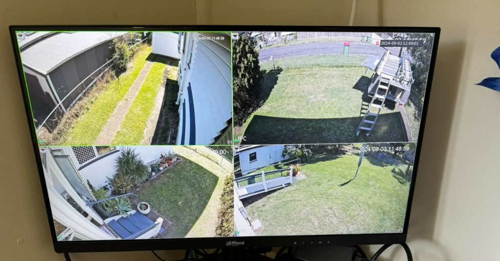 Residential 4-camera monitoring screen